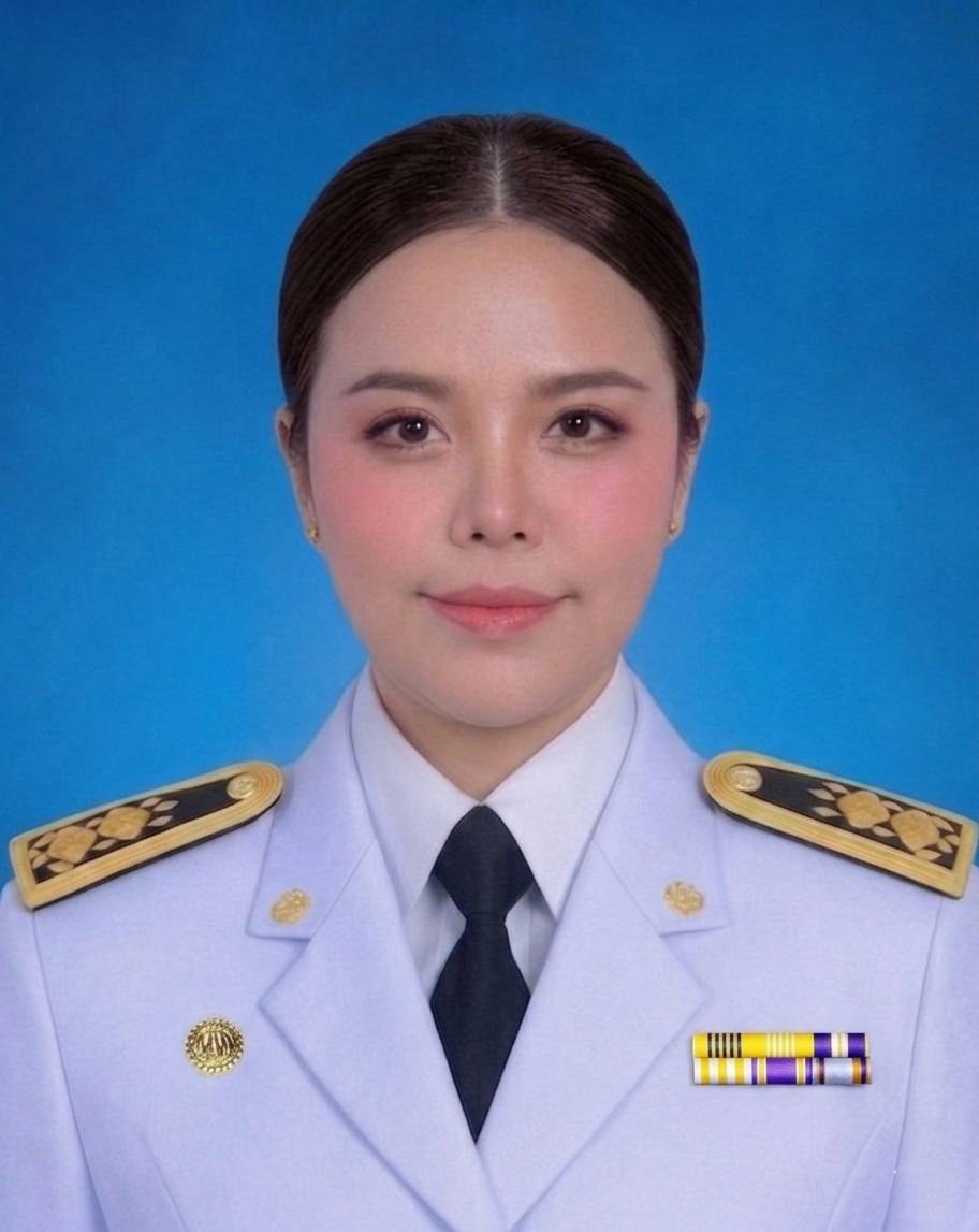 นางสาววชิรญาณ์ ผาดำ