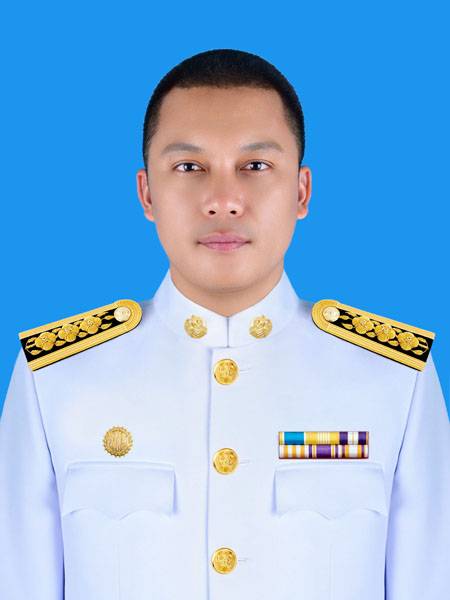 นายธีรพงษ์	ภูมิพานิชย์